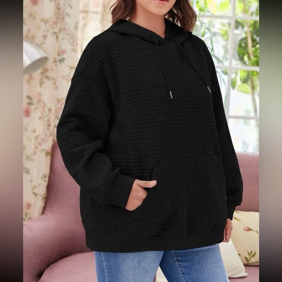 Black quilted hoodie - Picture 3 of 8